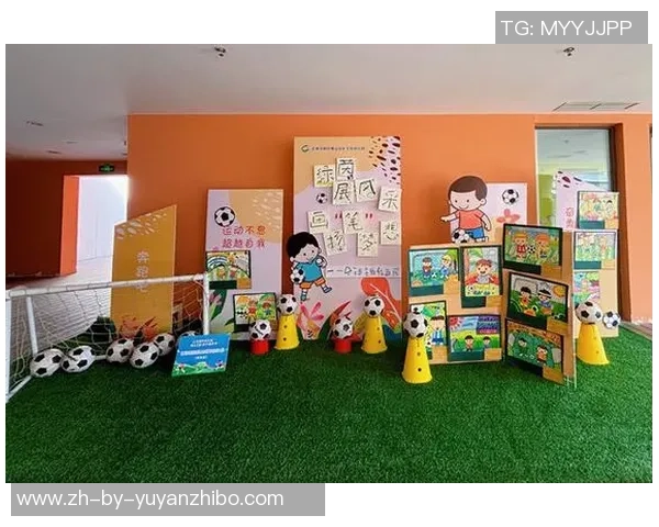 足球场上的梦想少年与他的画笔交织的精彩故事